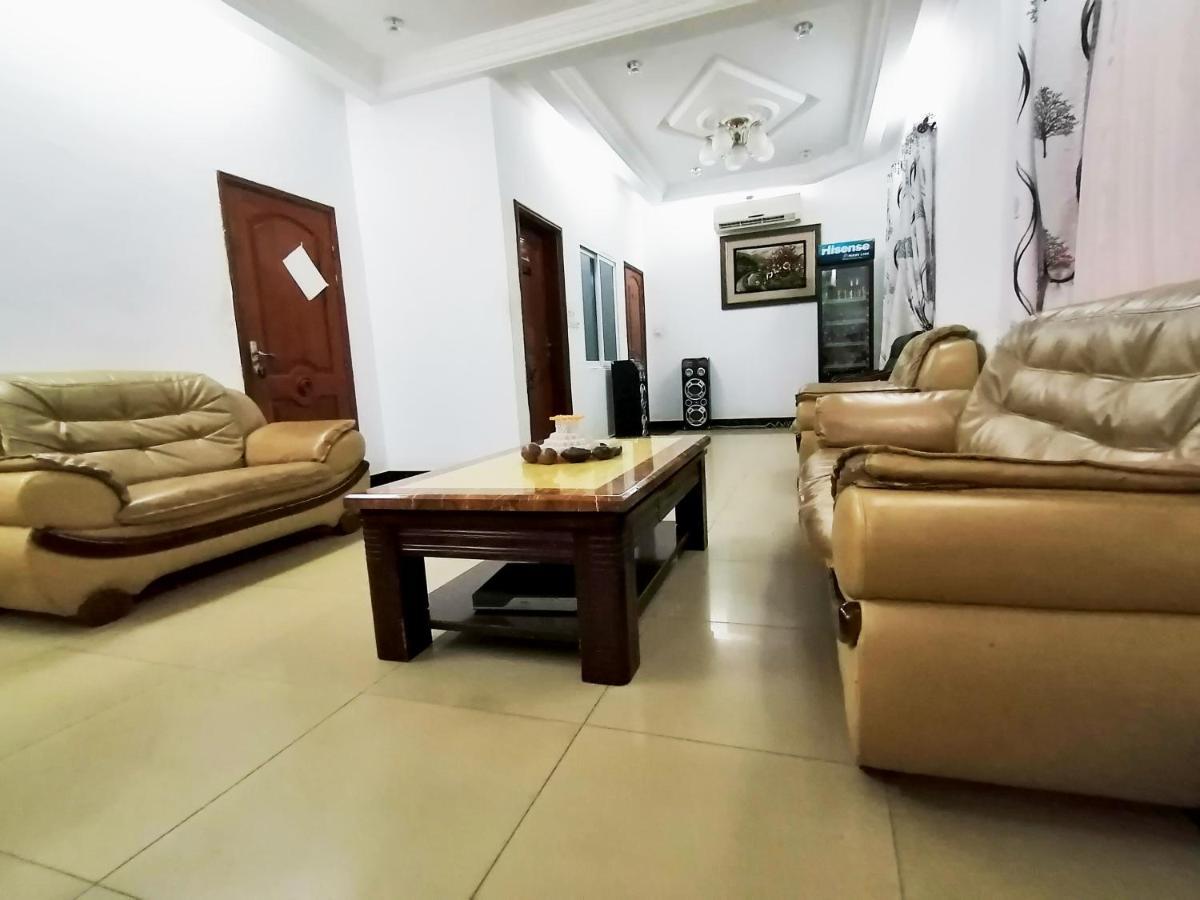Hotel Residence Jeanne D'Arc Cotonou Buitenkant foto